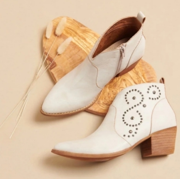 MiiM Shoes - Court Studded White Boots
